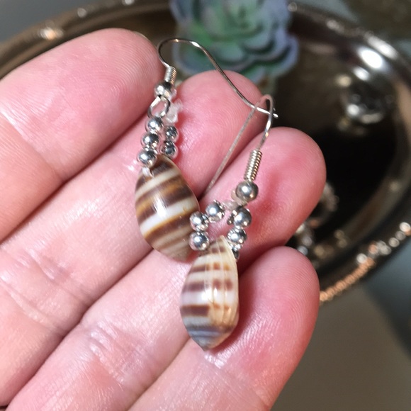 Shell 🐚🐚Earrings - Picture 2 of 4